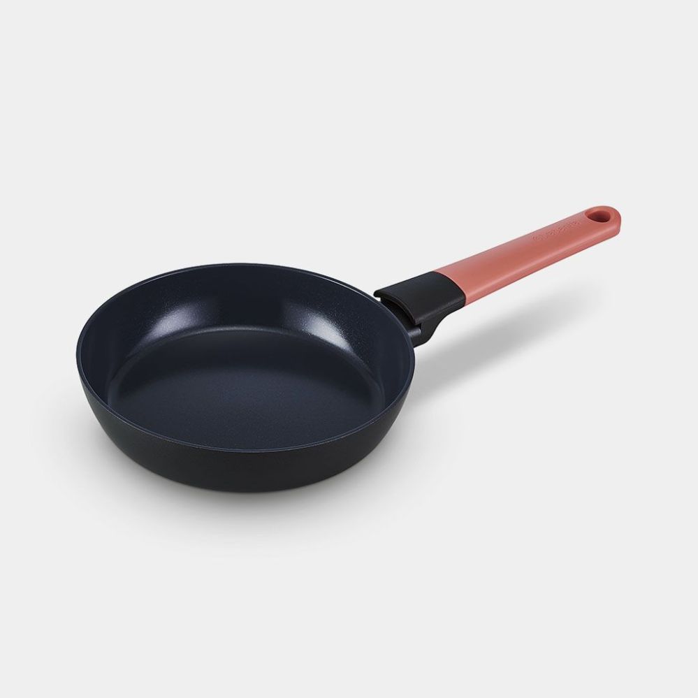 Virtuvei brabantia  Brabantia Cepšanas panna  Tasty+